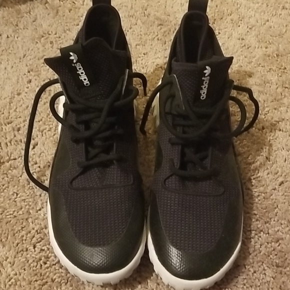 Adidas shoes - Picture 1 of 1